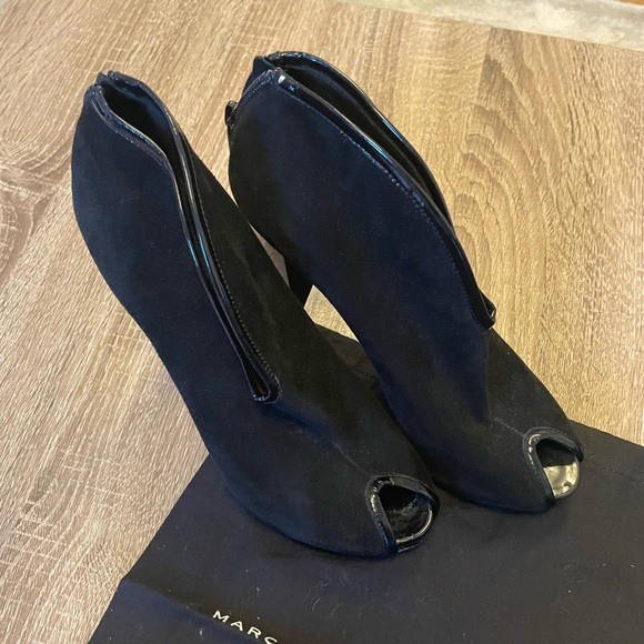 MARC JACOBS Suede Ankle Booties in Black Italy 37.5 US 7.5 - Picture 2 of 9